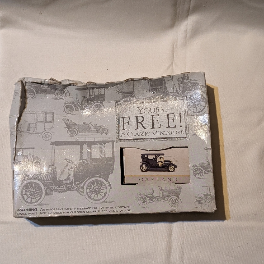 Classic Oakland Miniature Car Model